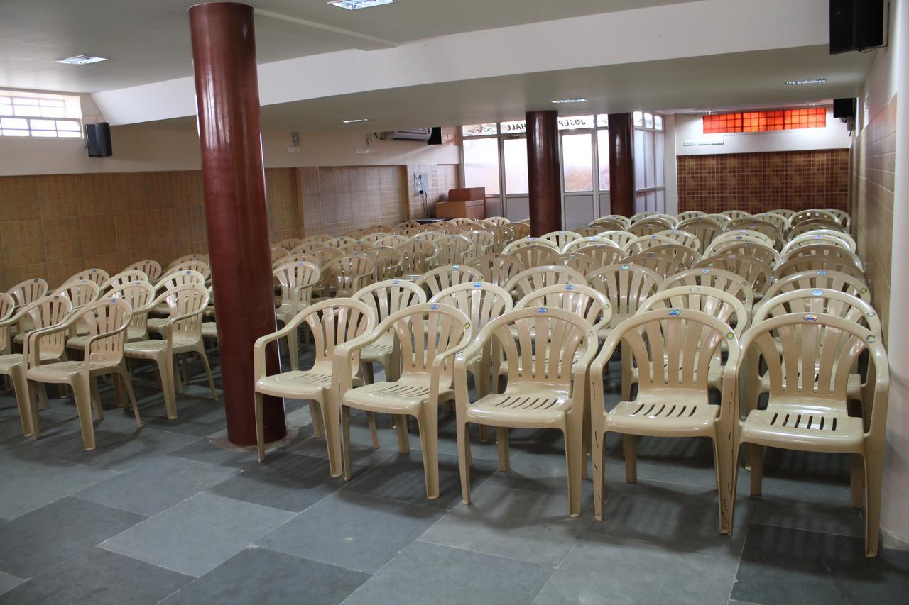 Hotel Victoriyah Thanjavur Luaran gambar