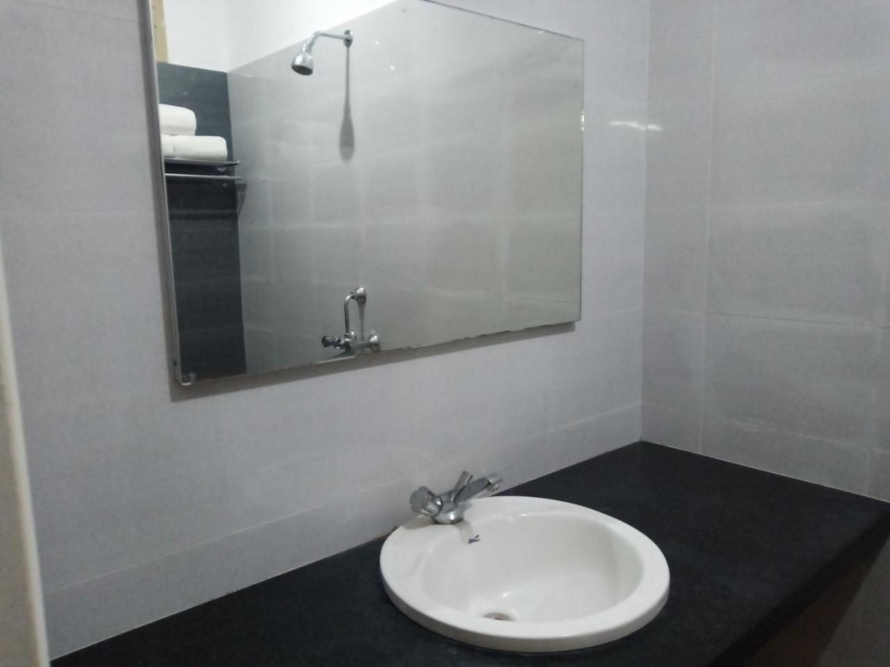 Hotel Victoriyah Thanjavur Luaran gambar