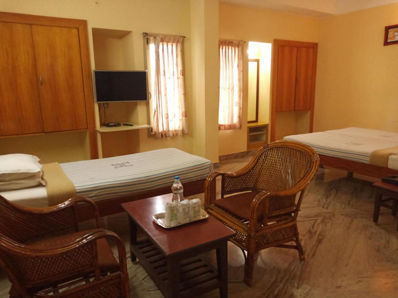 Hotel Victoriyah Thanjavur Luaran gambar