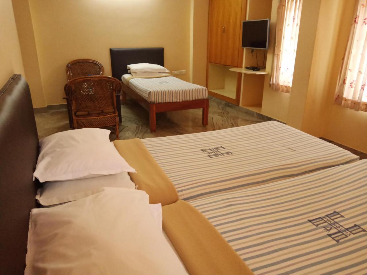 Hotel Victoriyah Thanjavur Luaran gambar